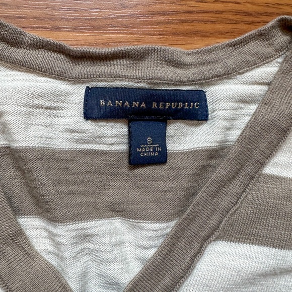 Women’s Banana Republic Striped Sweater 
Size small - Picture 2 of 2